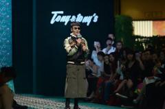 ʱ�н̸�Tony���д�����Tony&tony's�����ǳ�����ʱװ��