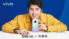刘昊然帅气海报来袭,代言5G新机vivo S6引期待